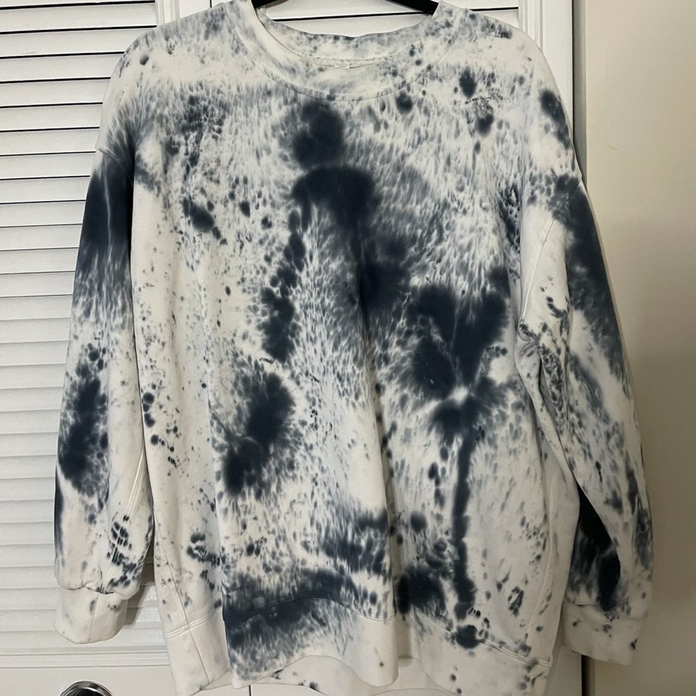 Perfectly Oversized crew size 6